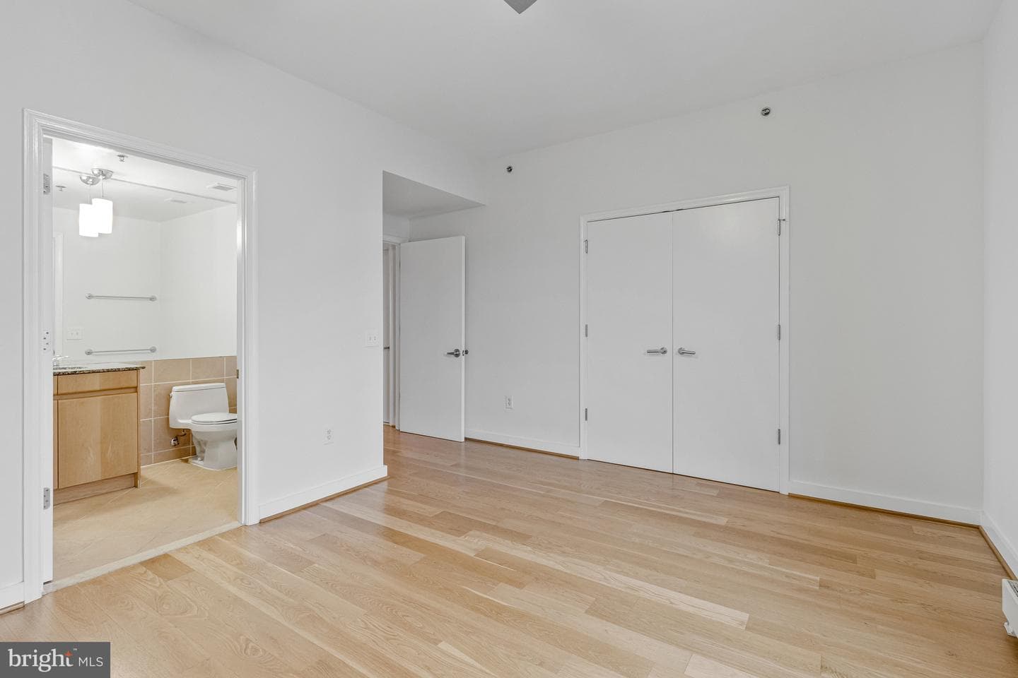 675 E Street NW #900 photo 17