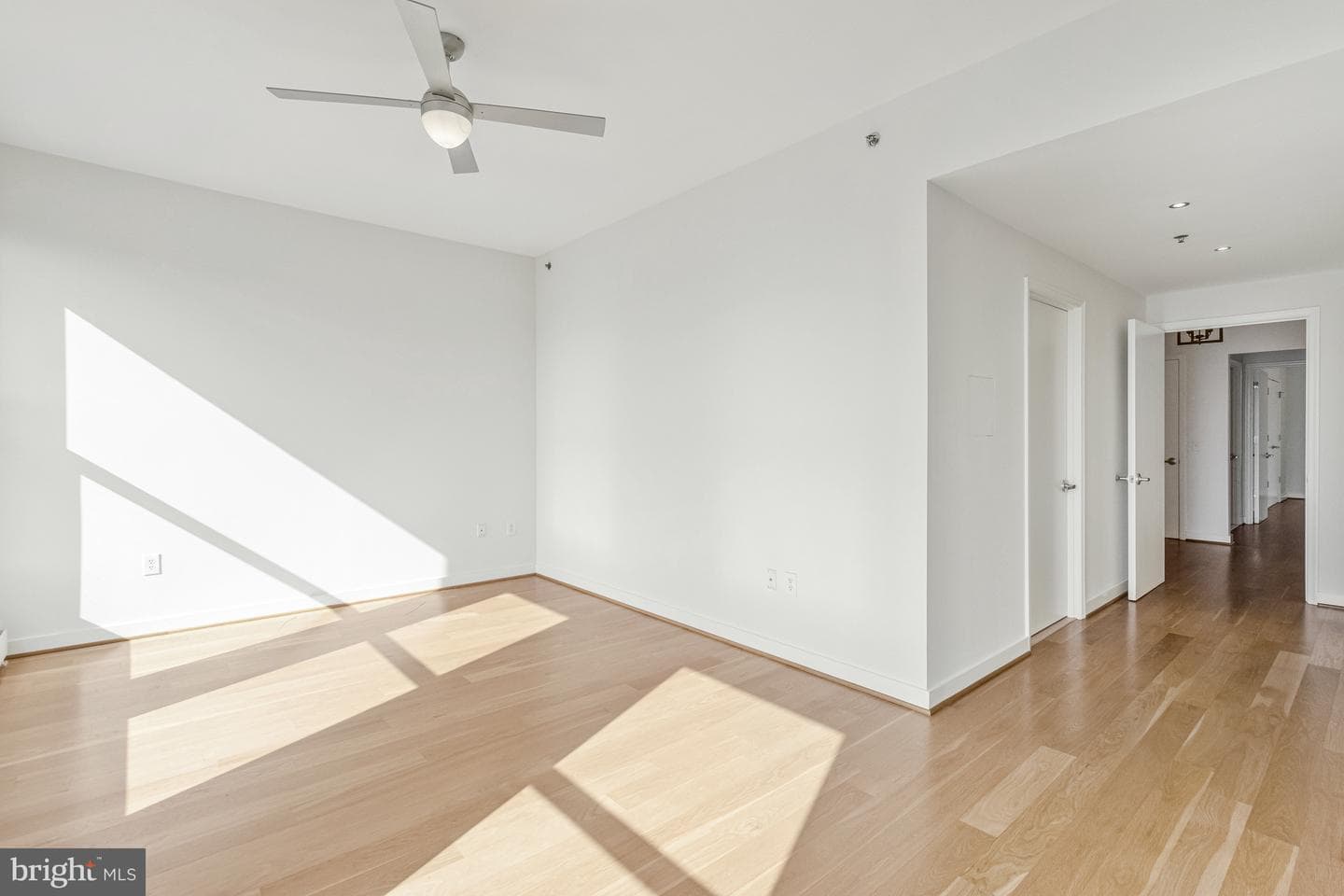 675 E Street NW #900 photo 8