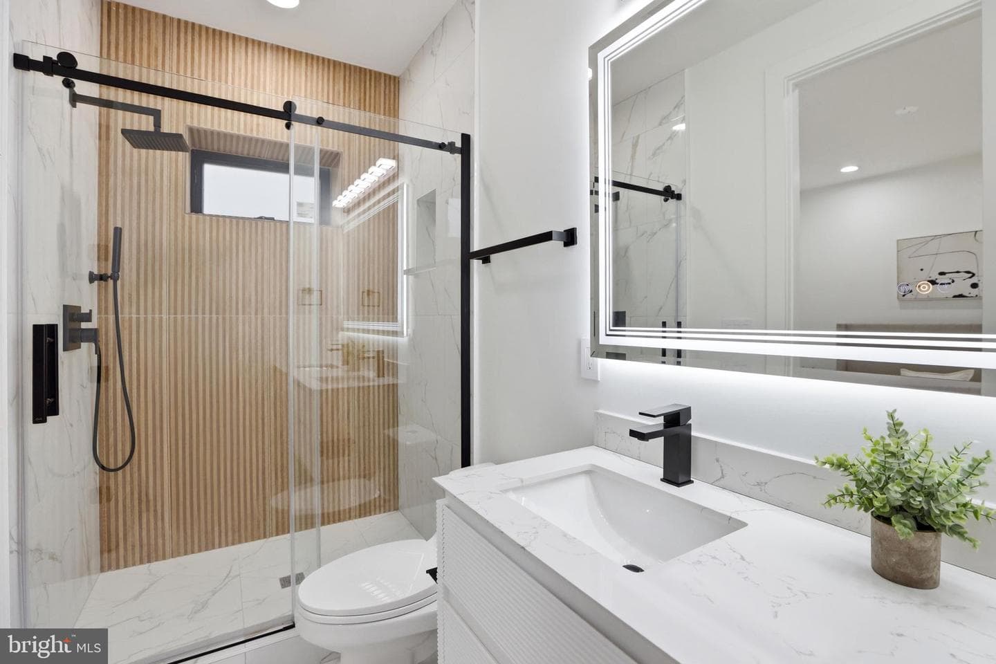 1140 Oates Street NE #101 photo 23