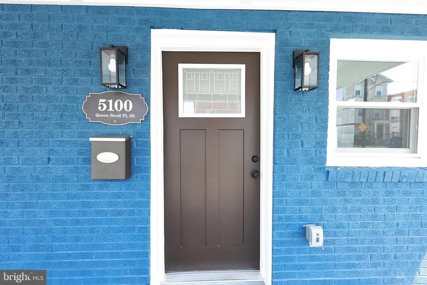 5100 Queens Stroll Place SE photo 5