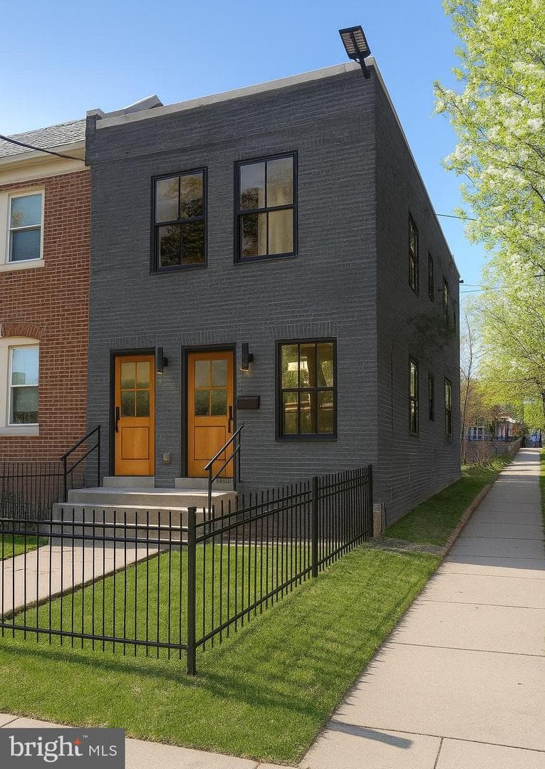 1721 Q Street SE, Washington
