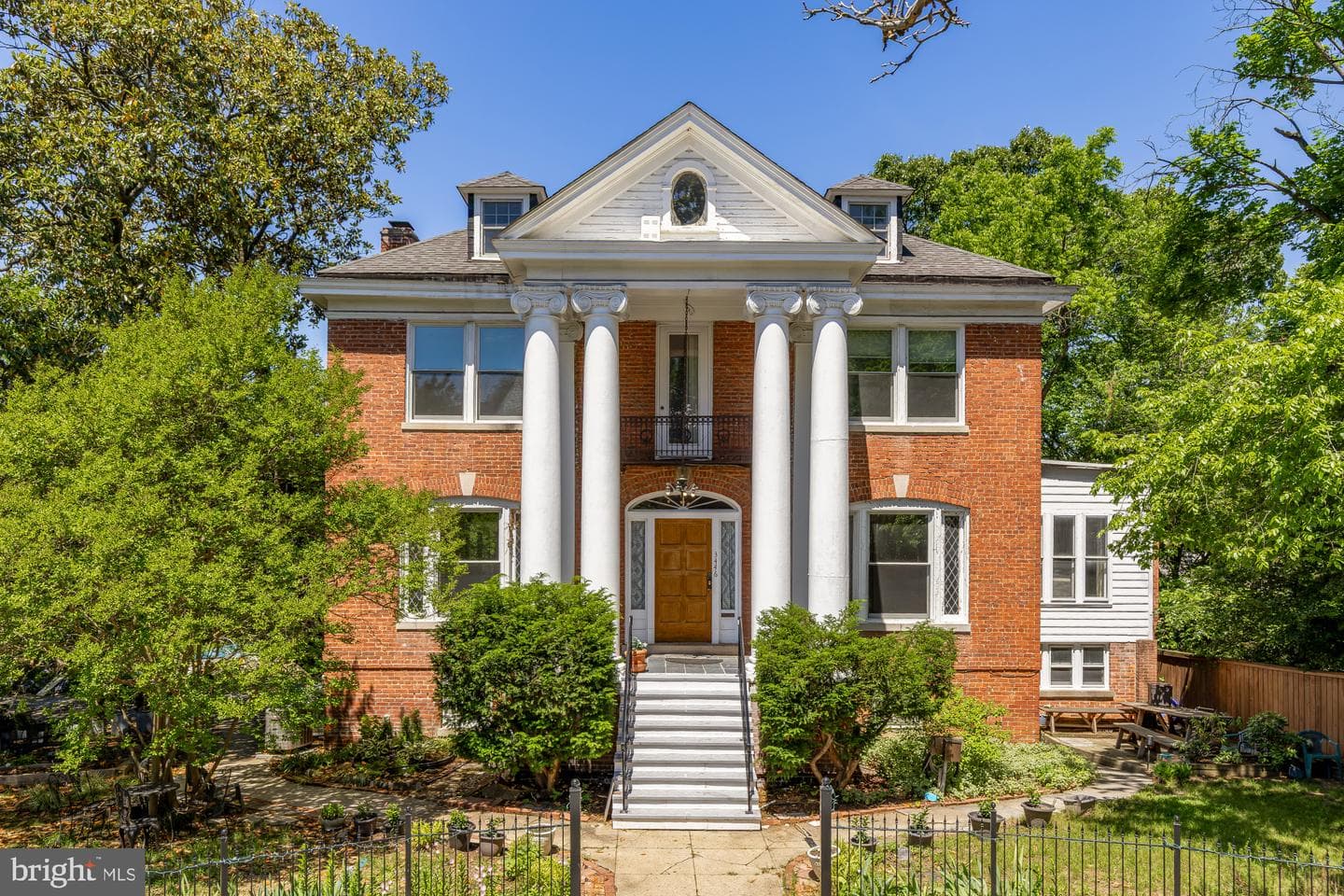 3446 Oakwood Terrace NW, Washington