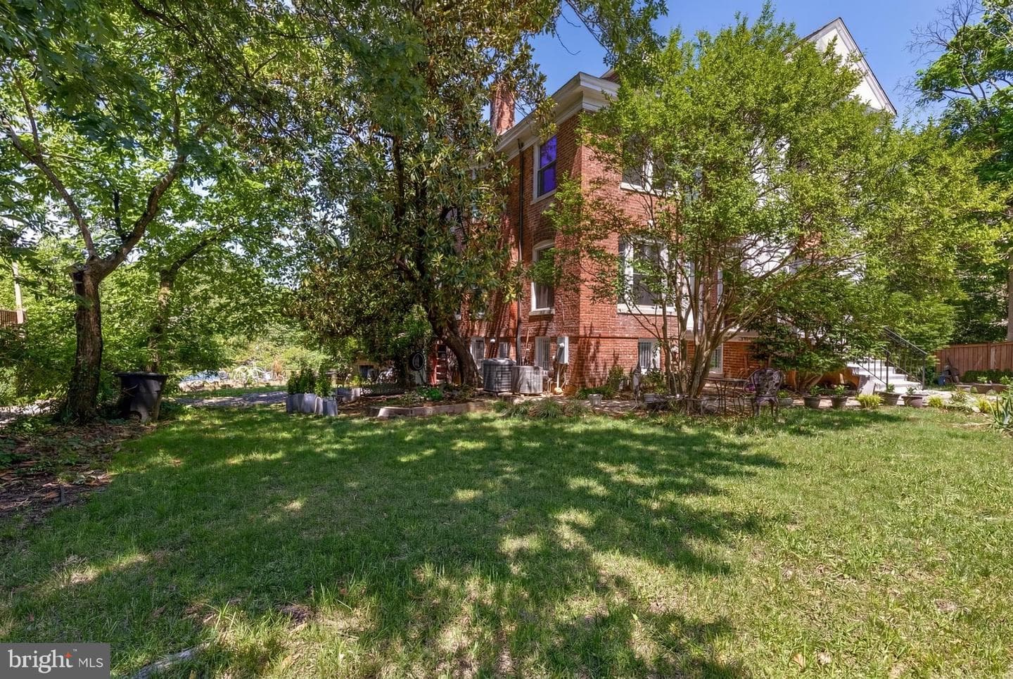 3446 Oakwood Terrace NW photo 5
