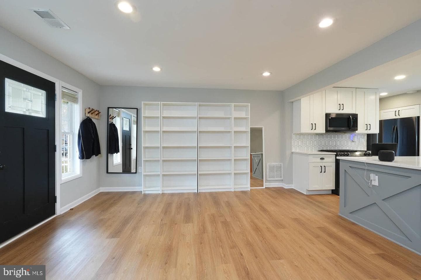 2425 Skyland Place SE photo 5