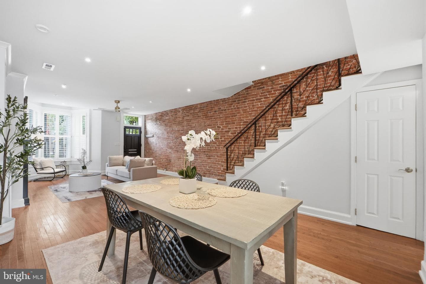 1430 Swann Street NW photo 8