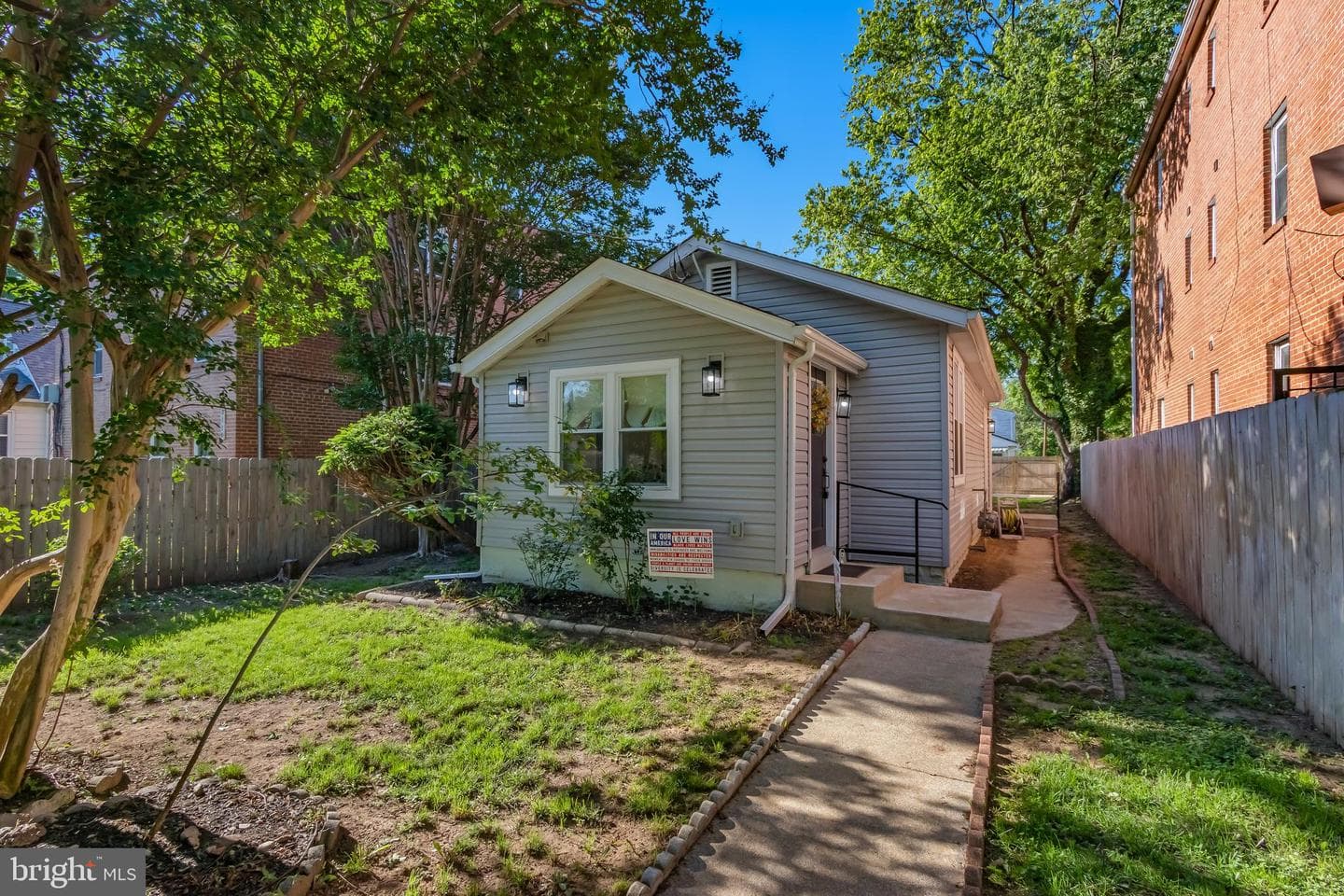 3116 E Street SE photo 2
