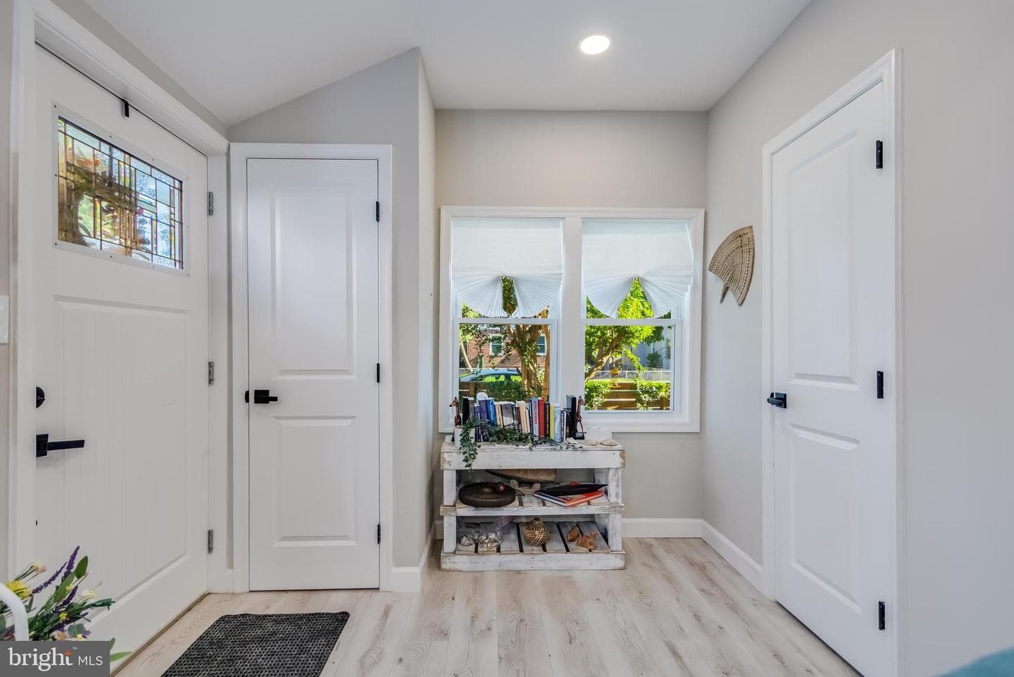 3116 E Street SE photo 4