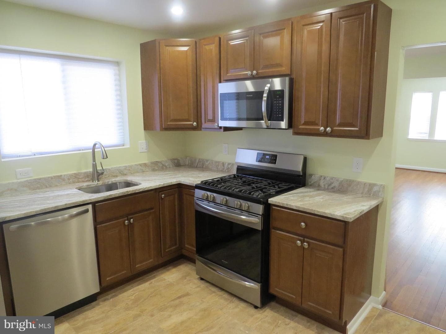 5129 Chillum Place NE photo 4