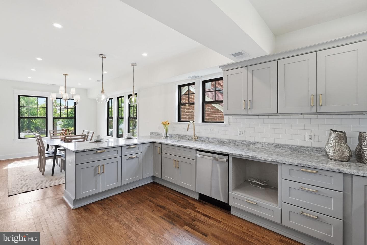 2605 33rd Street SE, Washington