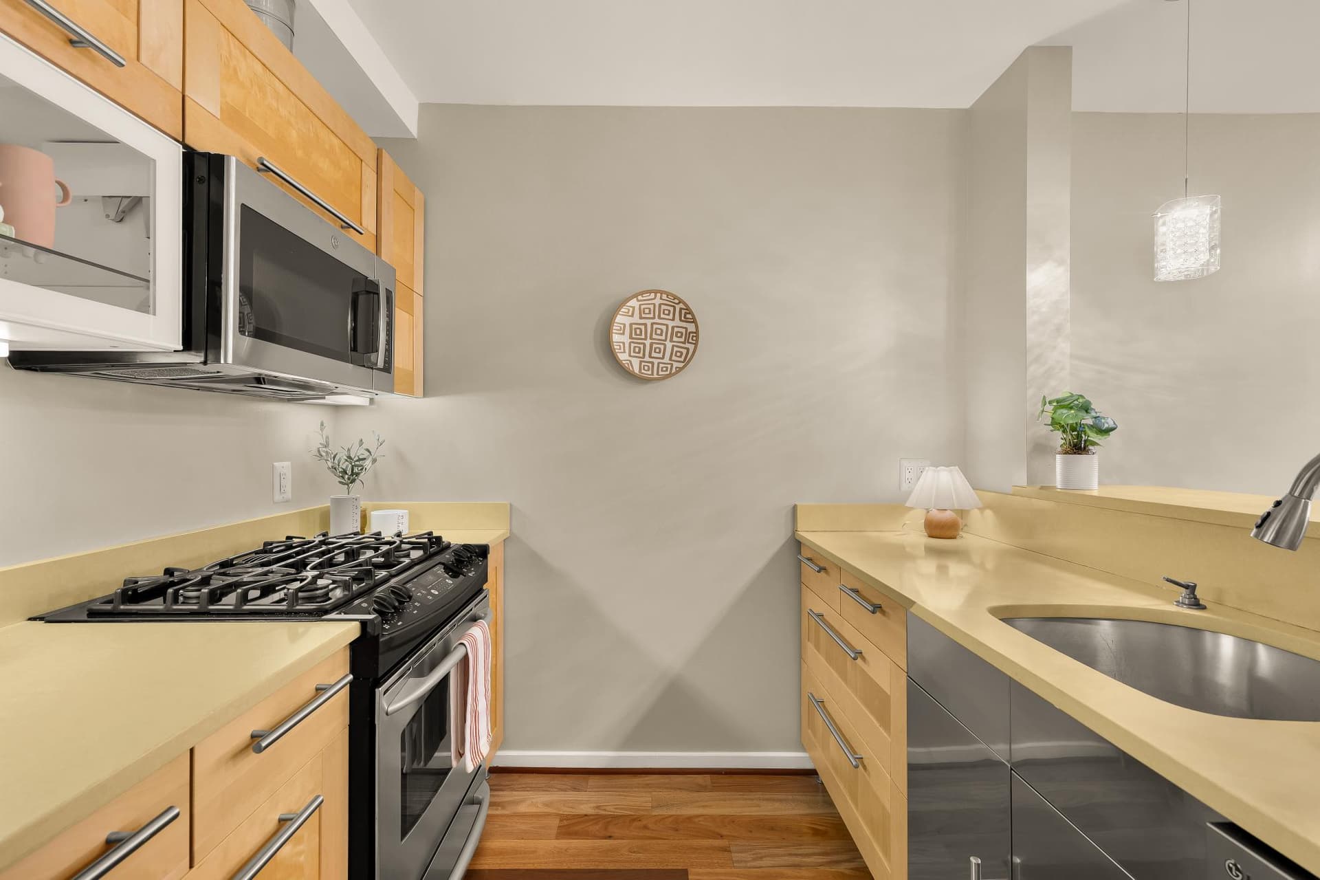 2434 Ontario NW #1 photo 7
