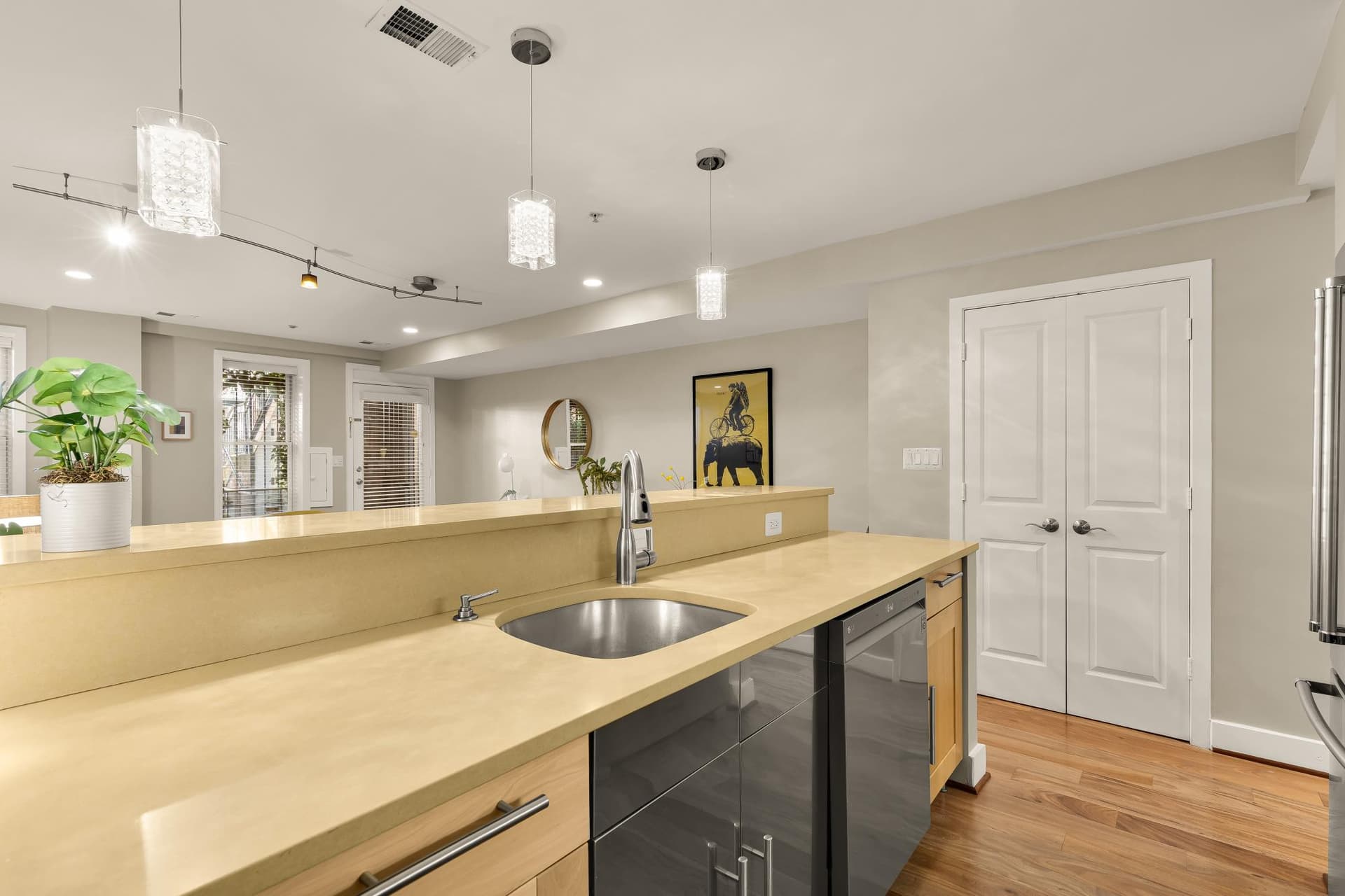 2434 Ontario NW #1 photo 8