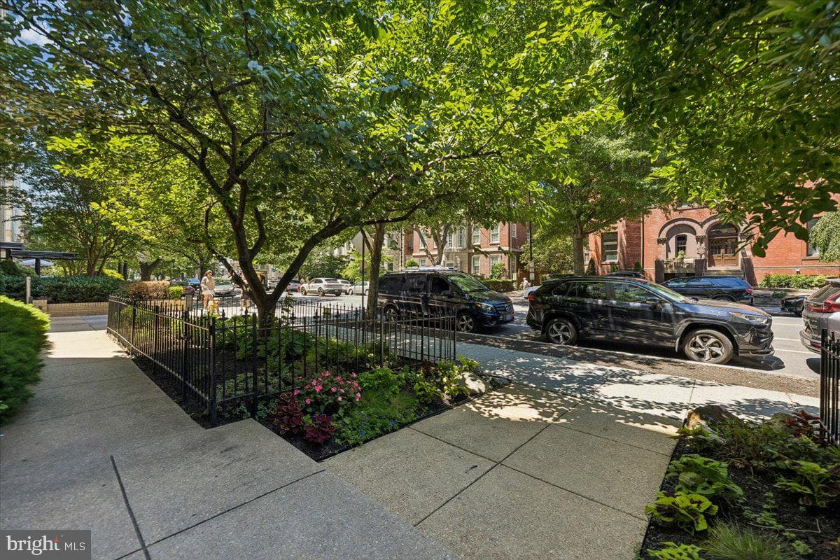 1735 New Hampshire Avenue NW #1 photo 26