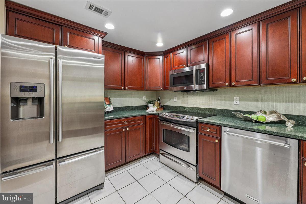 1735 New Hampshire Avenue NW #1 photo 4
