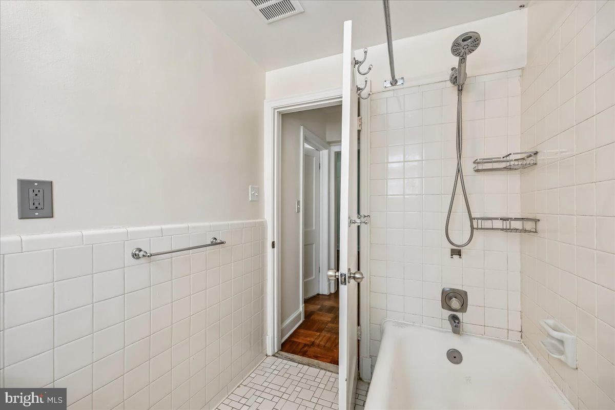 4481 Macarthur Boulevard NW #204 photo 15