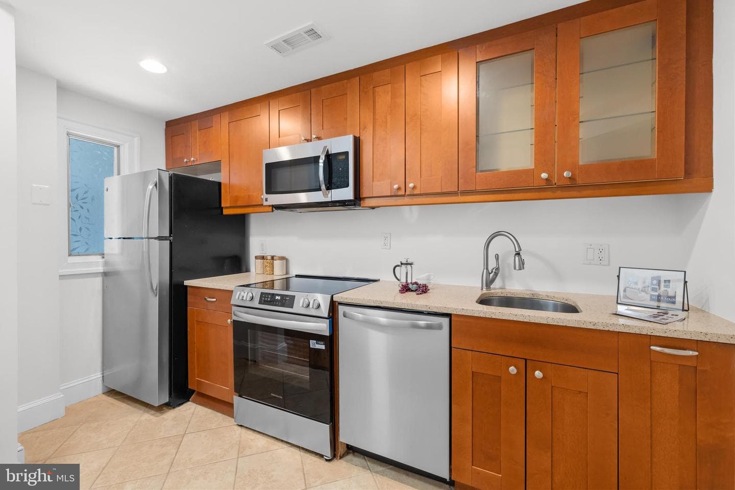 350 9th Street SE #15 photo 5