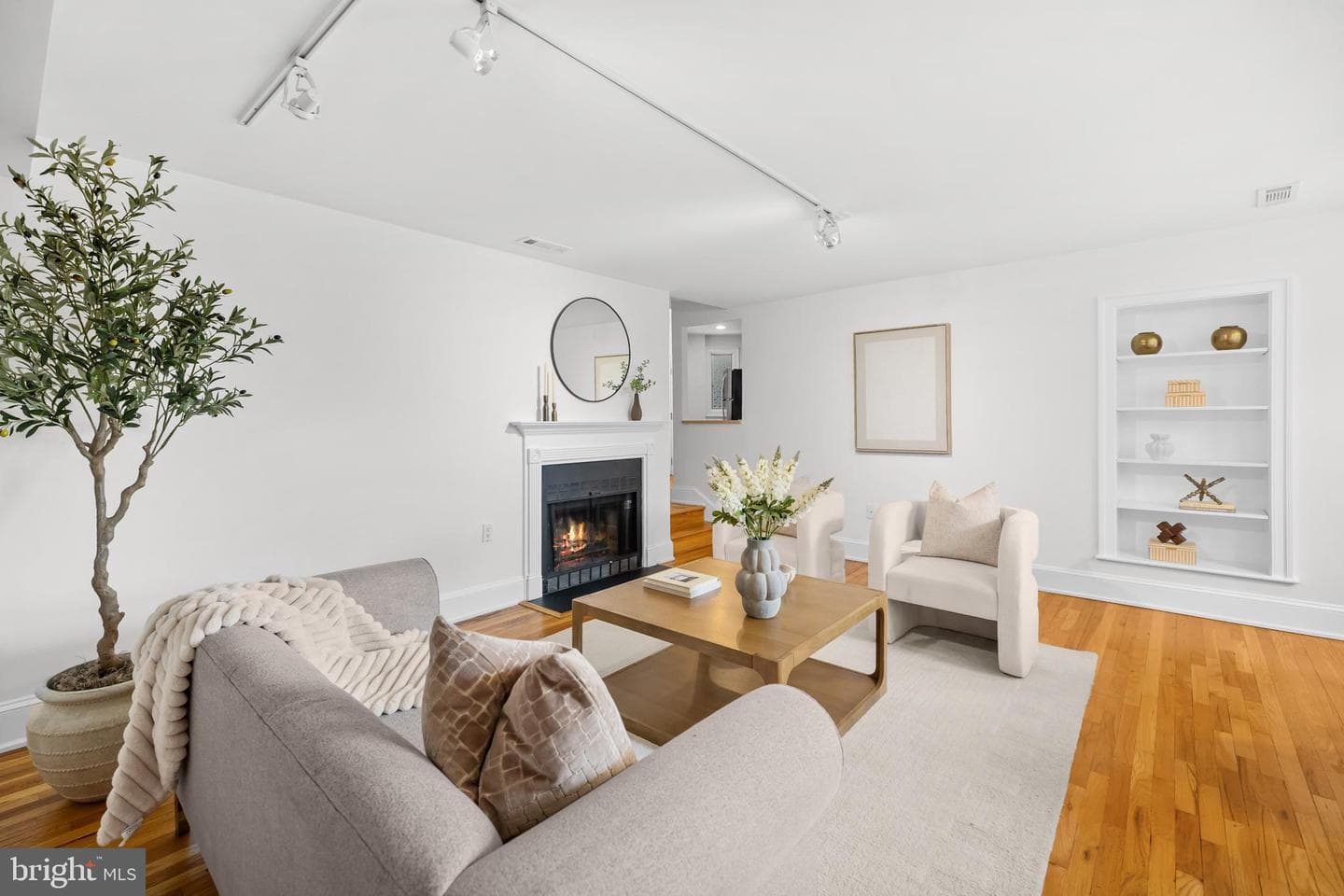 350 9th Street SE #15 photo 8