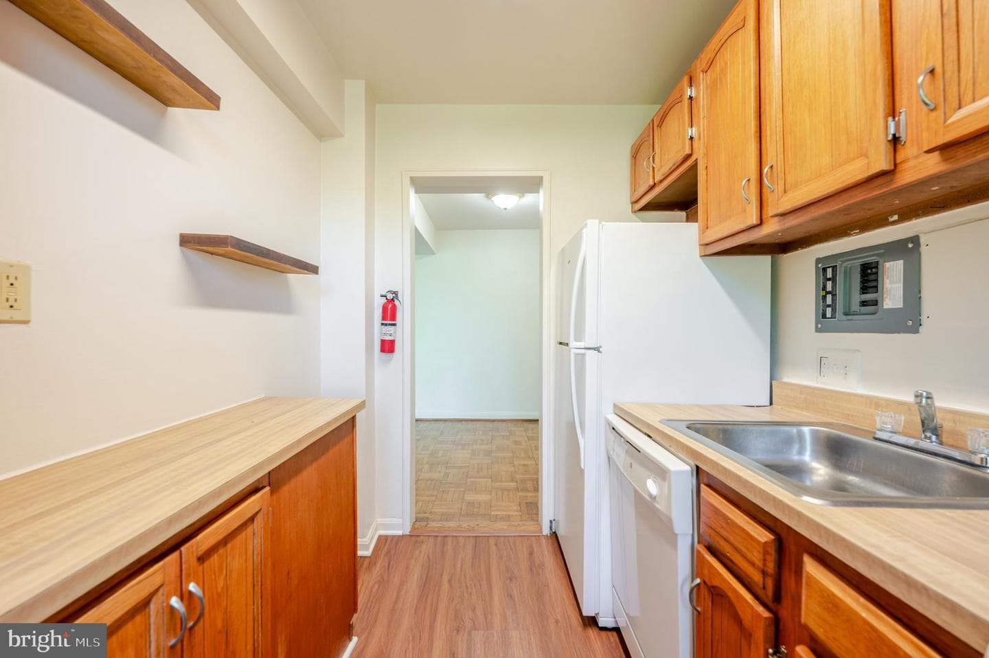 3901 Tunlaw Road NW #705 photo 7