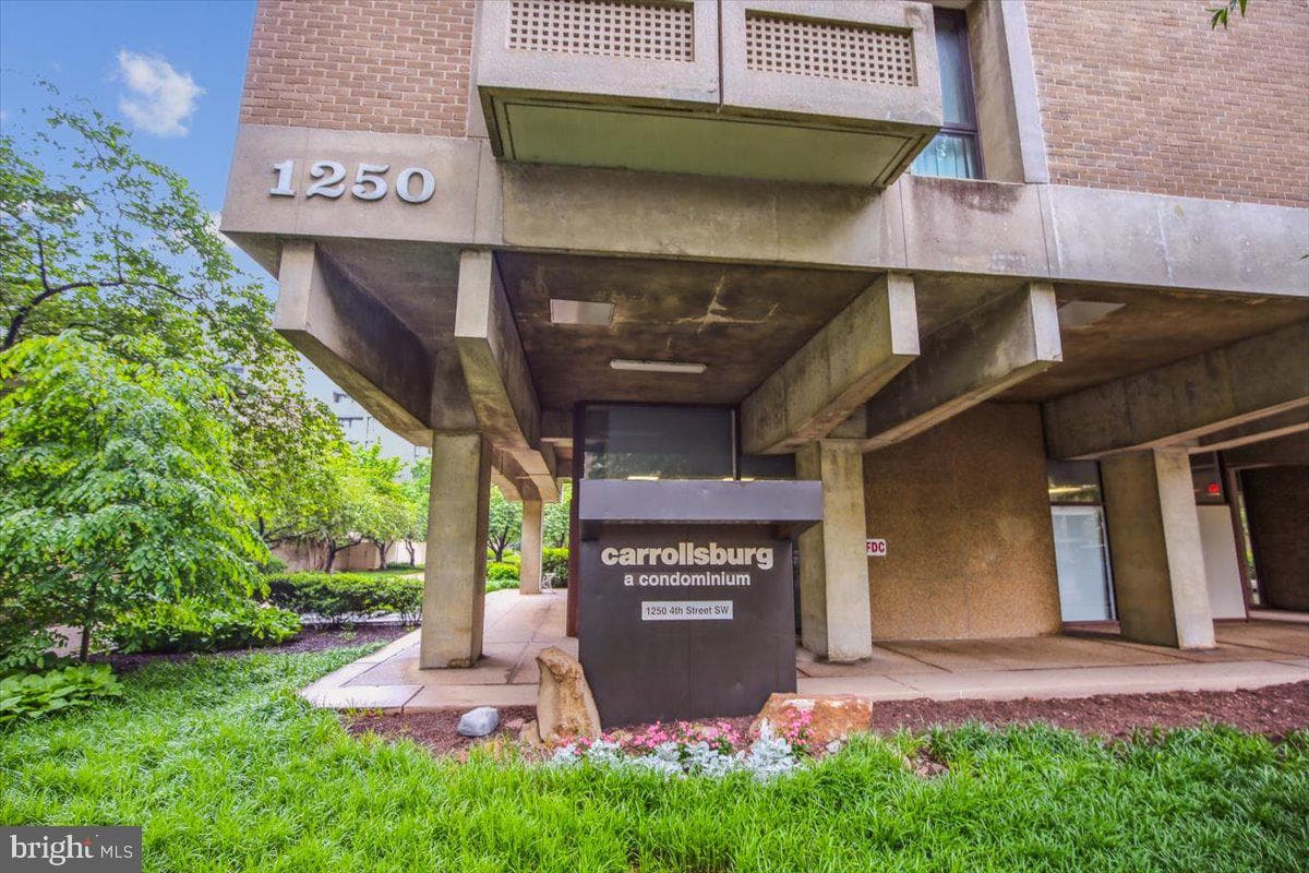 1250 4th Street SW #w113, Washington