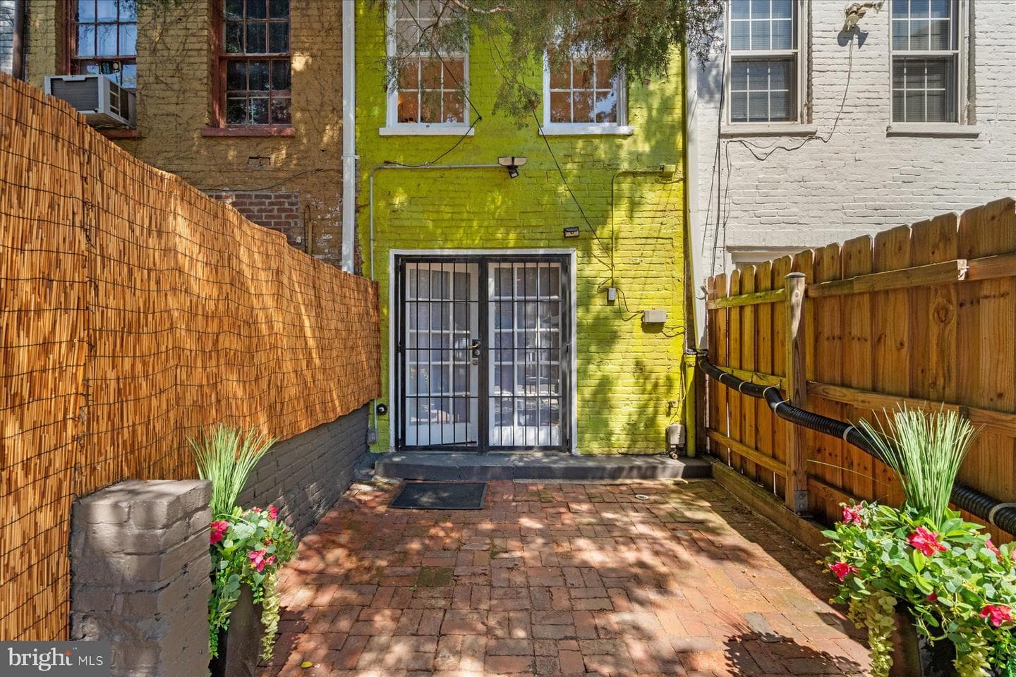 1062 Thomas Jefferson Street NW photo 24