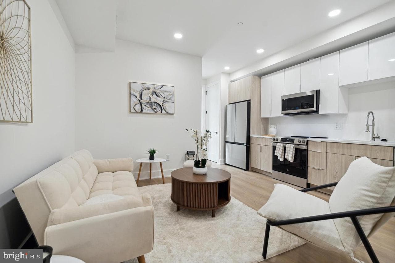 705 Quincy Street NE #4e, Washington
