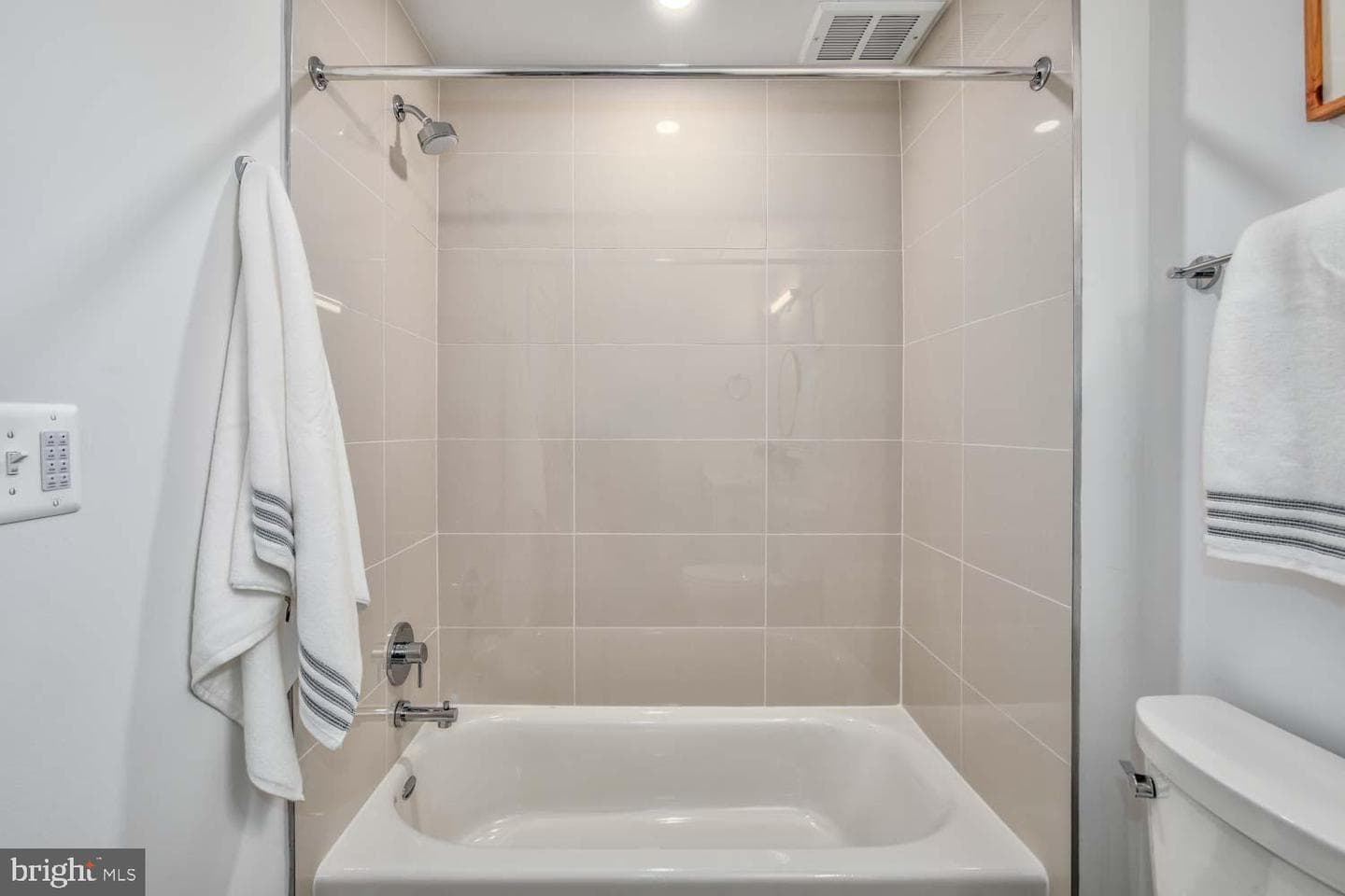 2310 4th Street NE #4 photo 8