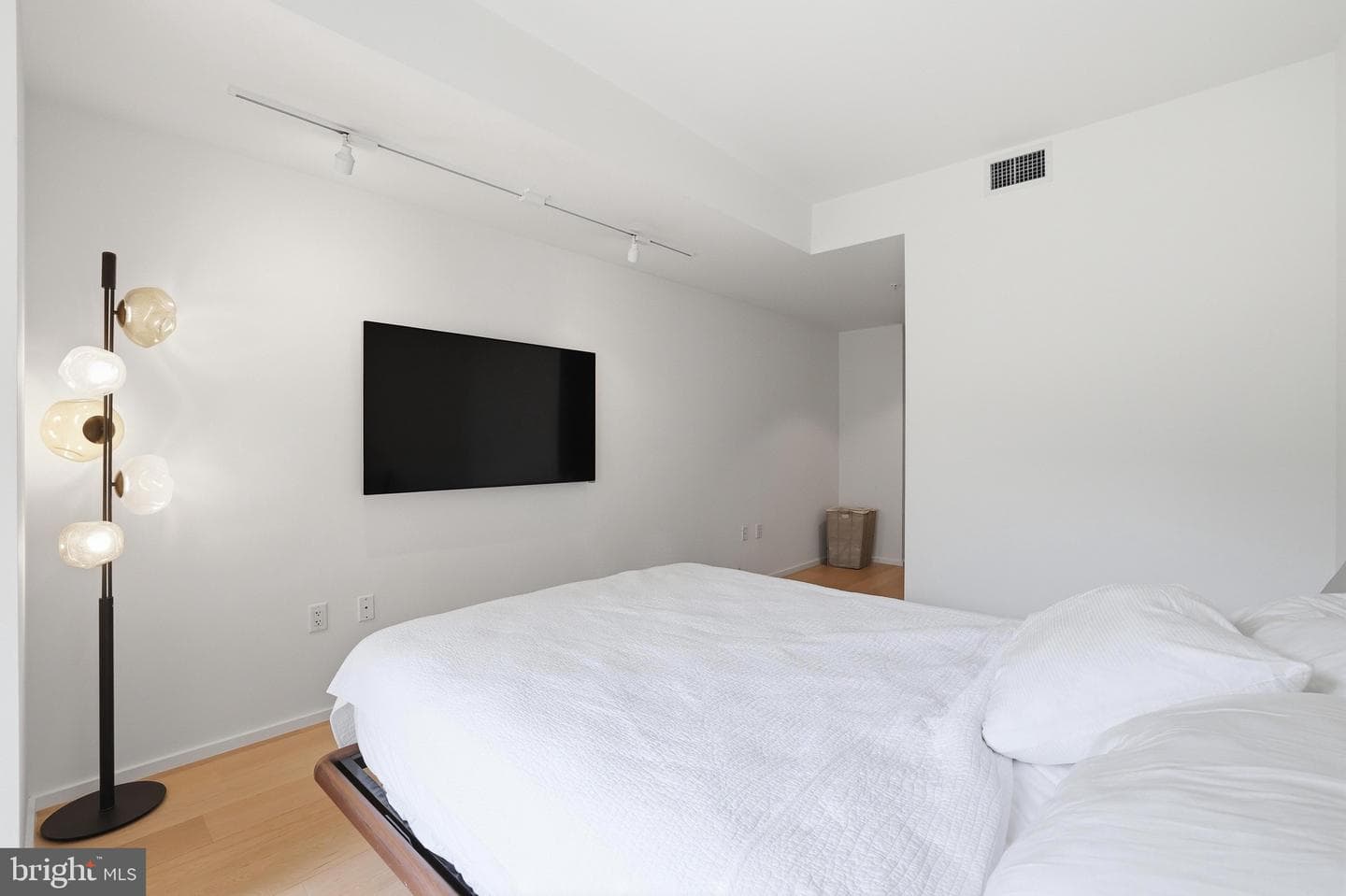 925 H Street NW #404 photo 17