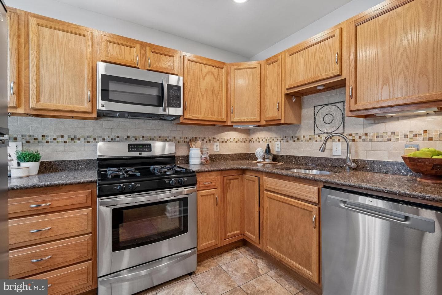 1652 Kramer Street NE photo 4