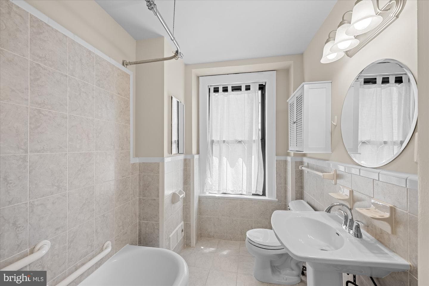 1613 Harvard Street NW #405 photo 10
