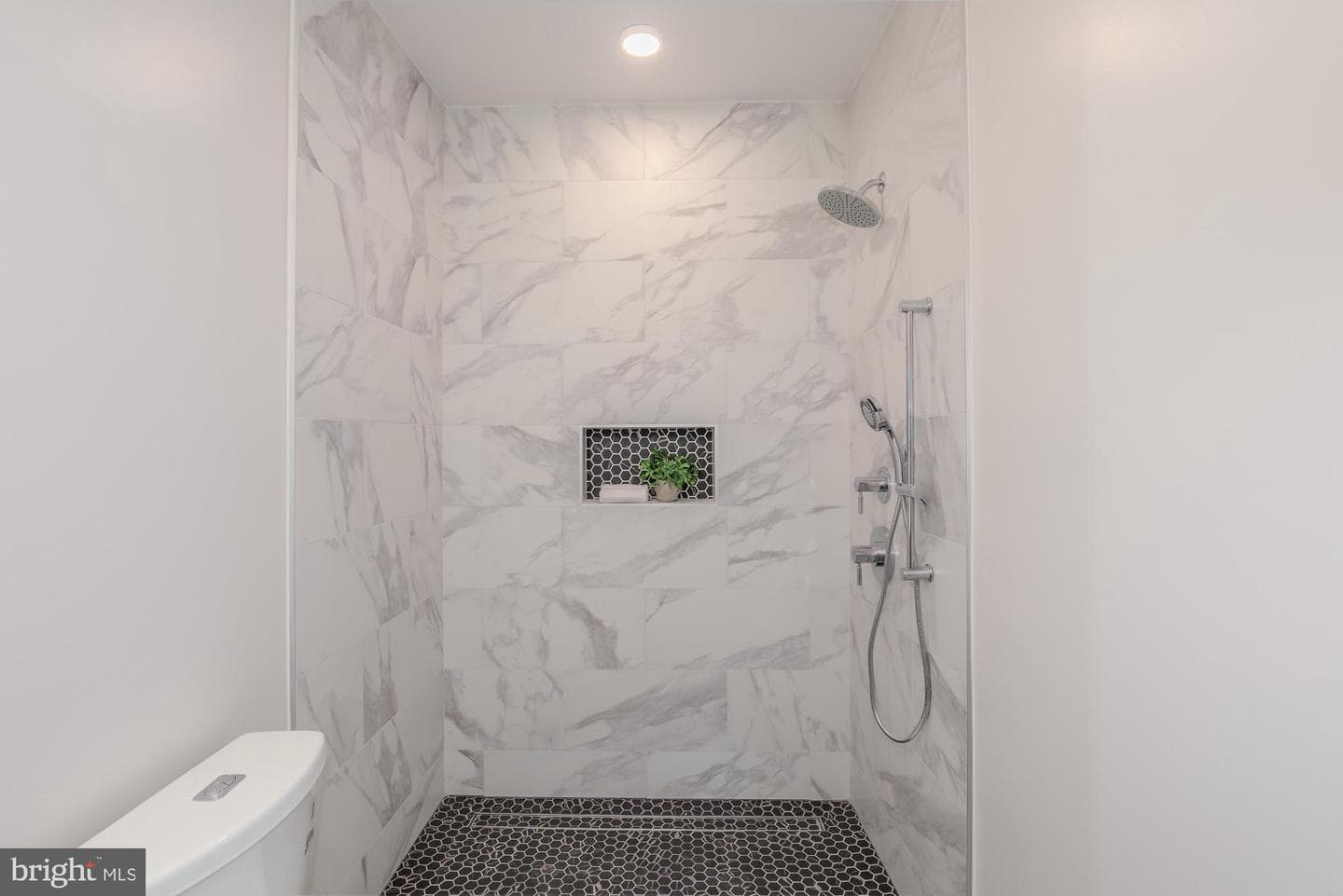 933 N Street NW #202 photo 11