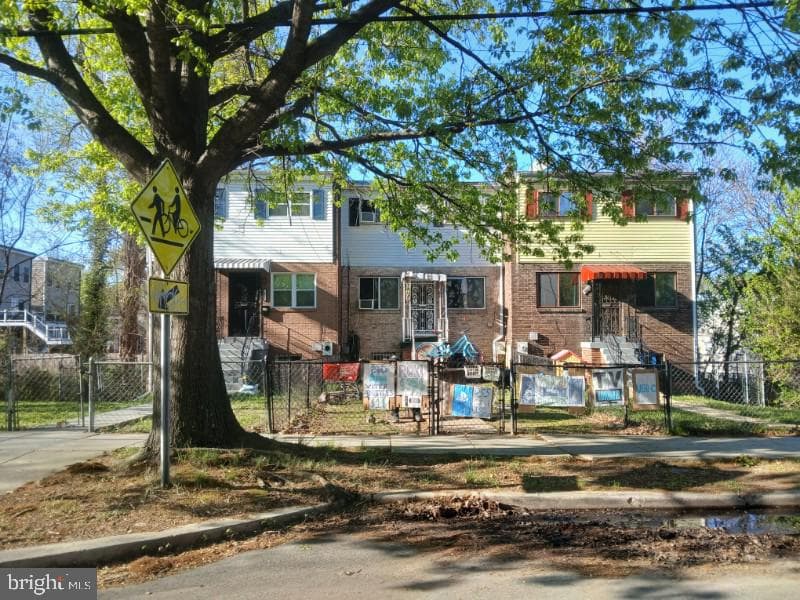 5814 Clay Street NE, Washington