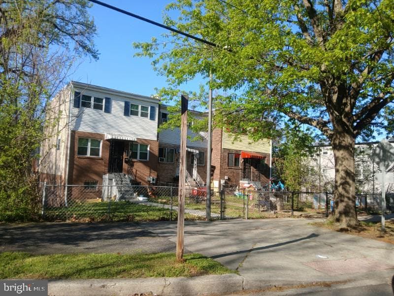 5814 Clay Street NE photo 5