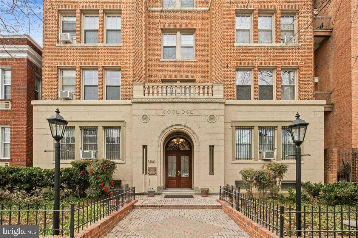 3100 Wisconsin Avenue NW #406 photo 1