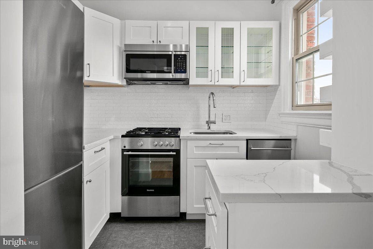 3100 Wisconsin Avenue NW #406 photo 2