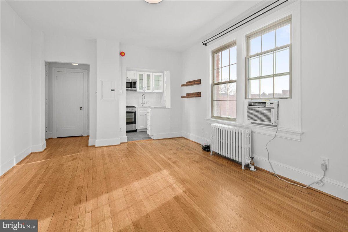 3100 Wisconsin Avenue NW #406 photo 8