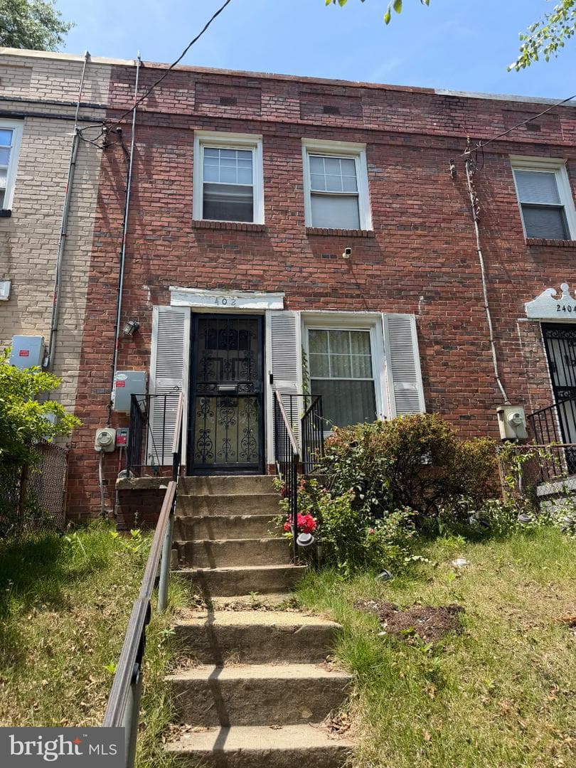 2402 Southern Avenue SE photo 1