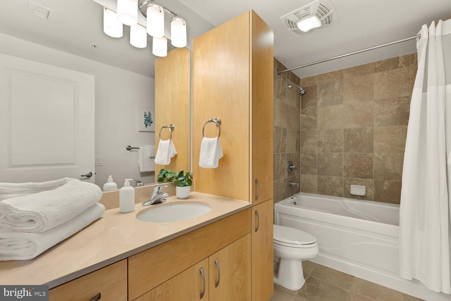 475 K Street NW #1204 photo 20