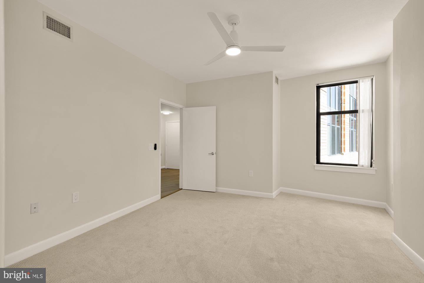 400 Massachusetts Avenue NW #1207 photo 36