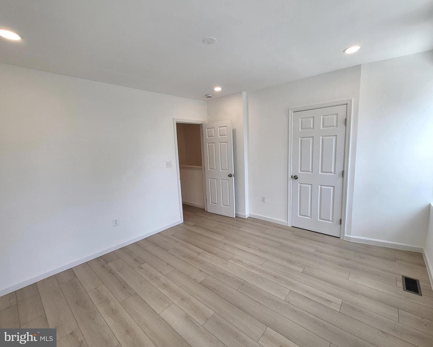 562 24th Street NE photo 14