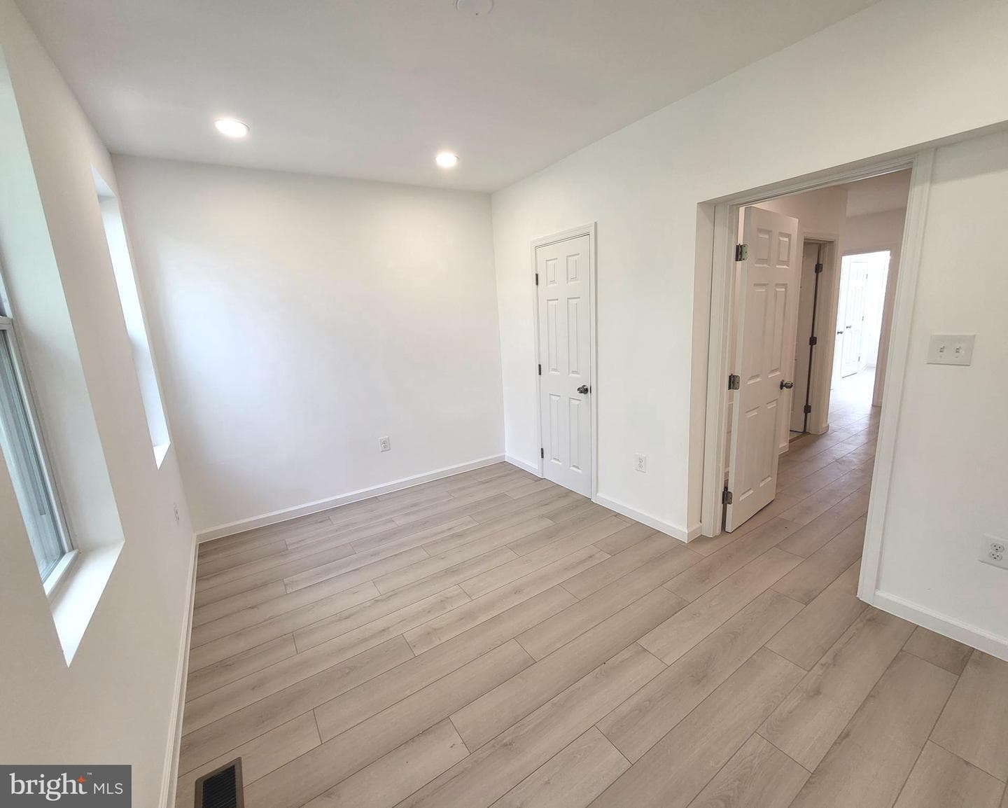 562 24th Street NE photo 21