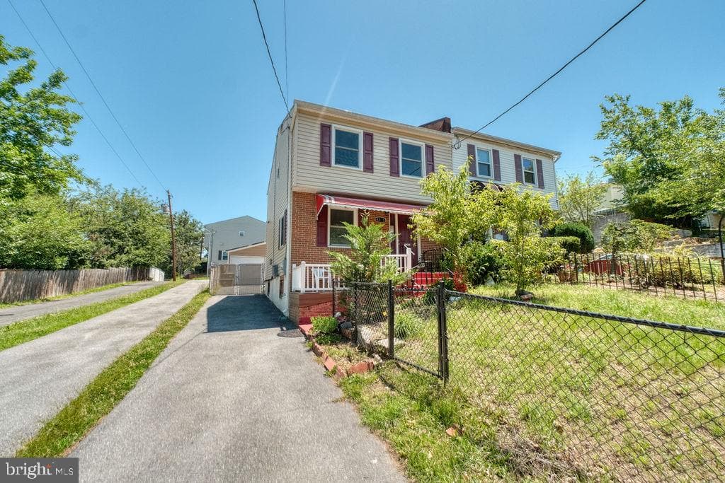 4903 8th Street NE, Washington