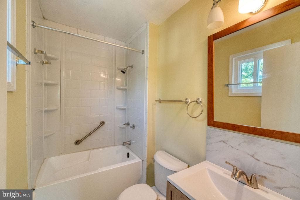 4903 8th Street NE photo 16