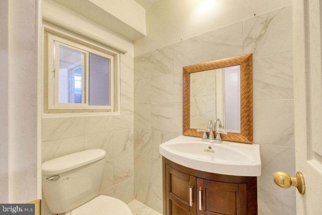 4903 8th Street NE photo 27