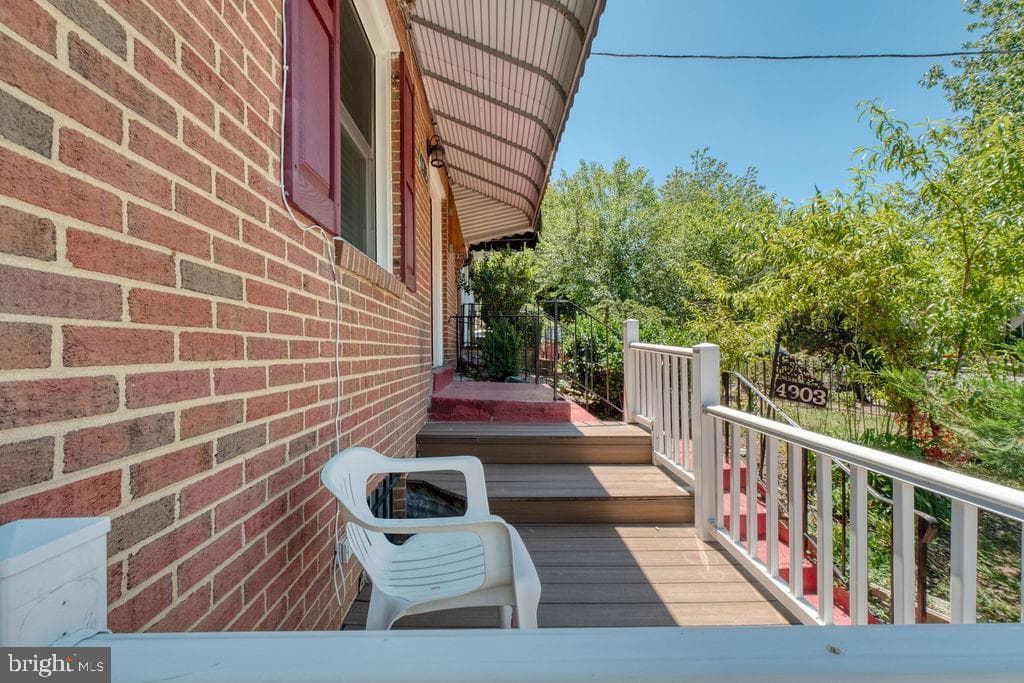 4903 8th Street NE photo 4