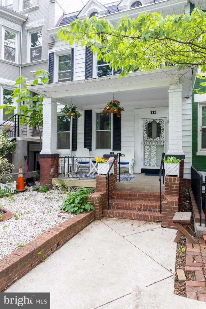 132 Bryant Street NW photo 2