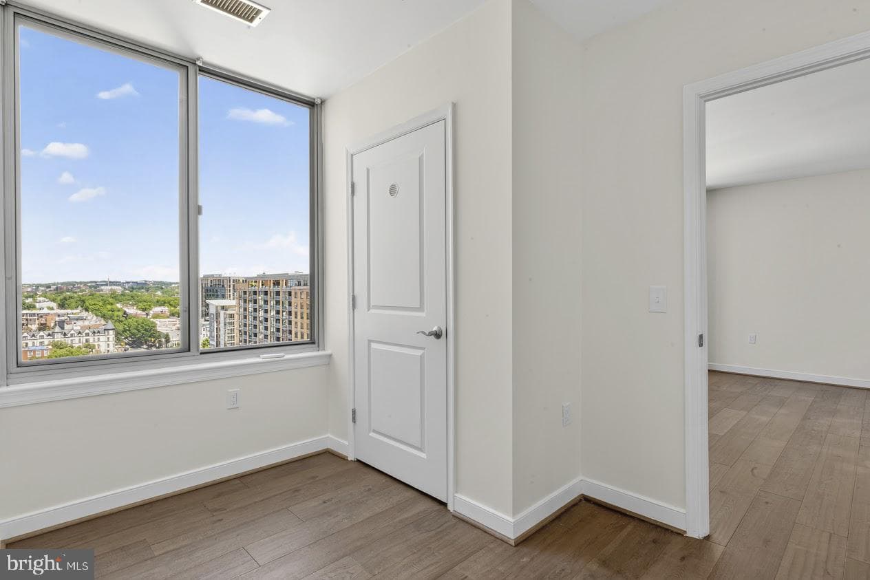 555 Massachusetts Avenue NW #1417 photo 25