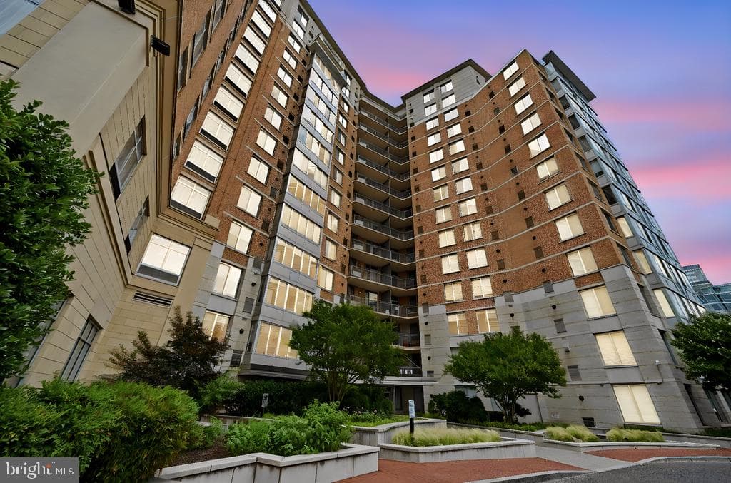 555 Massachusetts Avenue NW #1302 photo 15