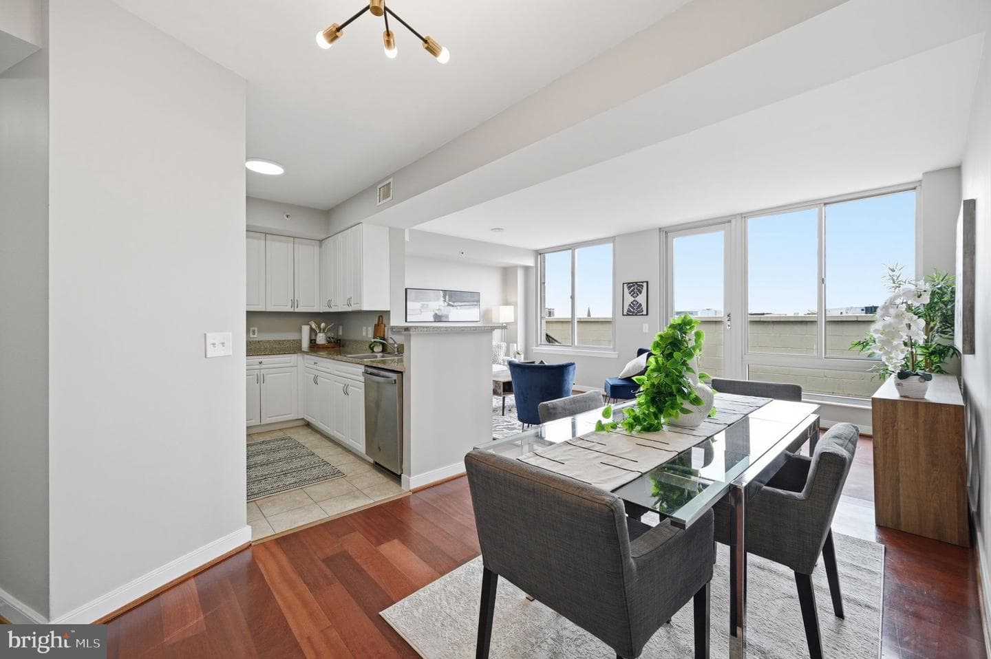 555 Massachusetts Avenue NW #1302 photo 3