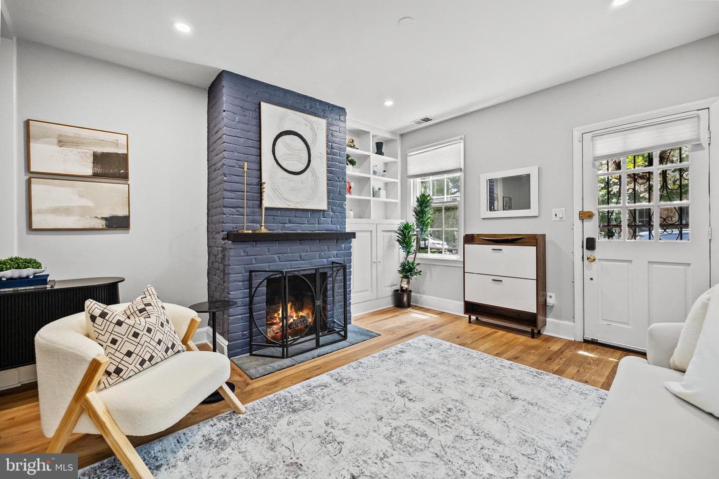 644 E Street SE photo 3