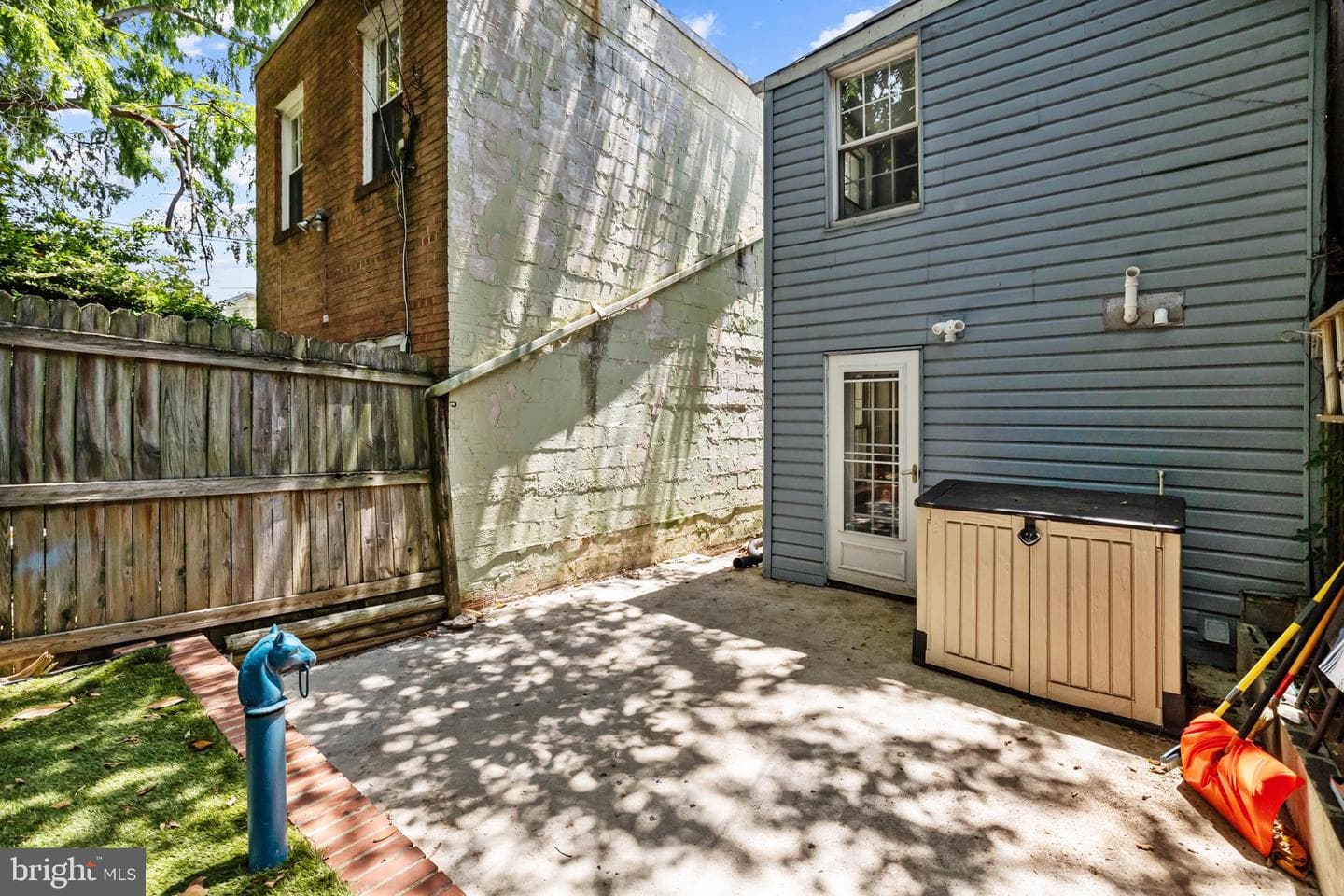 644 E Street SE photo 32