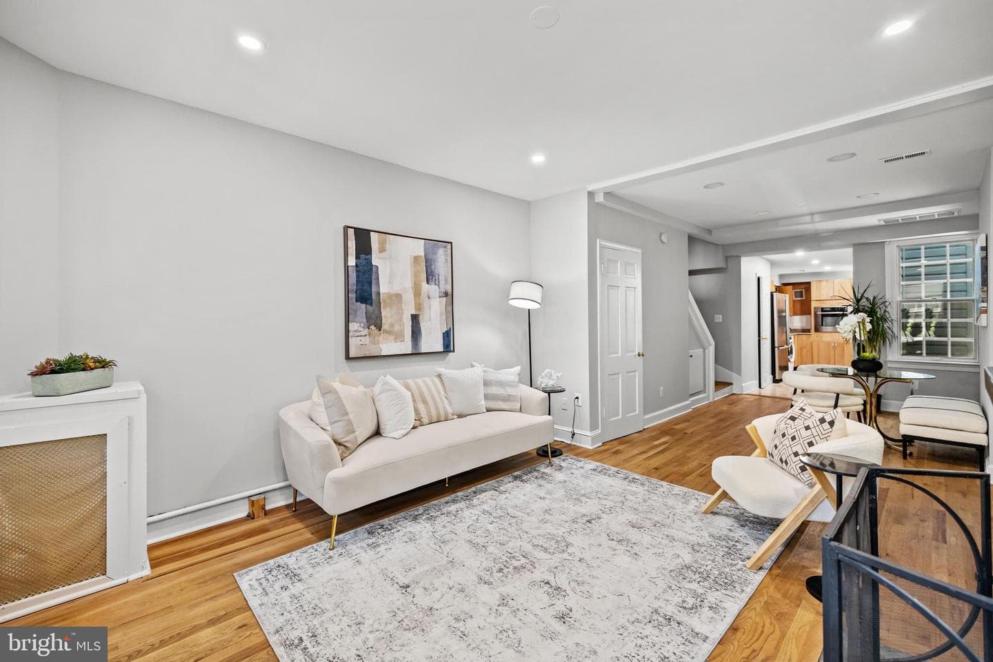 644 E Street SE photo 8